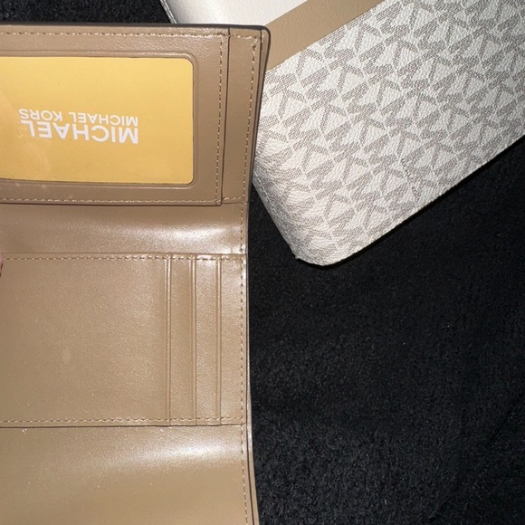 Michael Kors - Picture 9 of 10